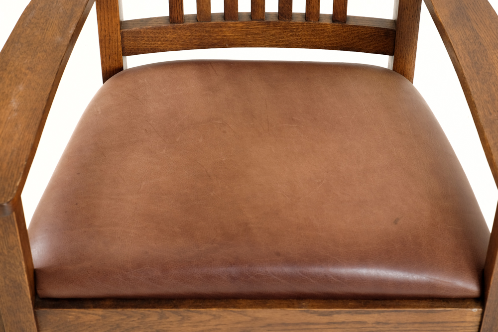 Frank Lloyd Wright - Prairie Style Oak Table and Six Chairs