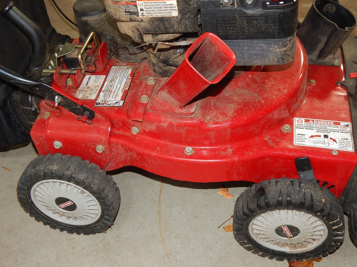 Craftsman Briggs and Stratton 675 Series Lawn Mower Mulcher