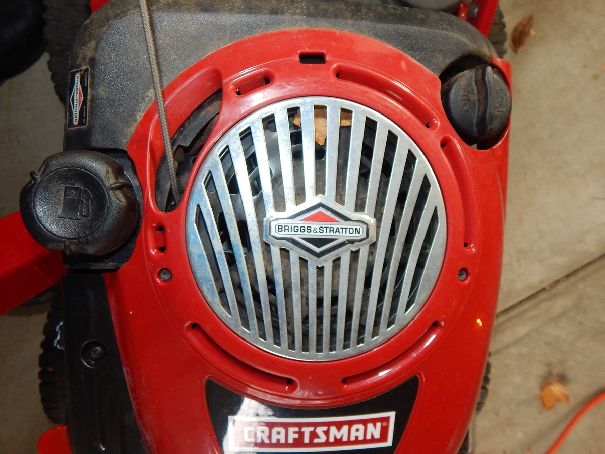 Craftsman Briggs and Stratton 675 Series Lawn Mower Mulcher