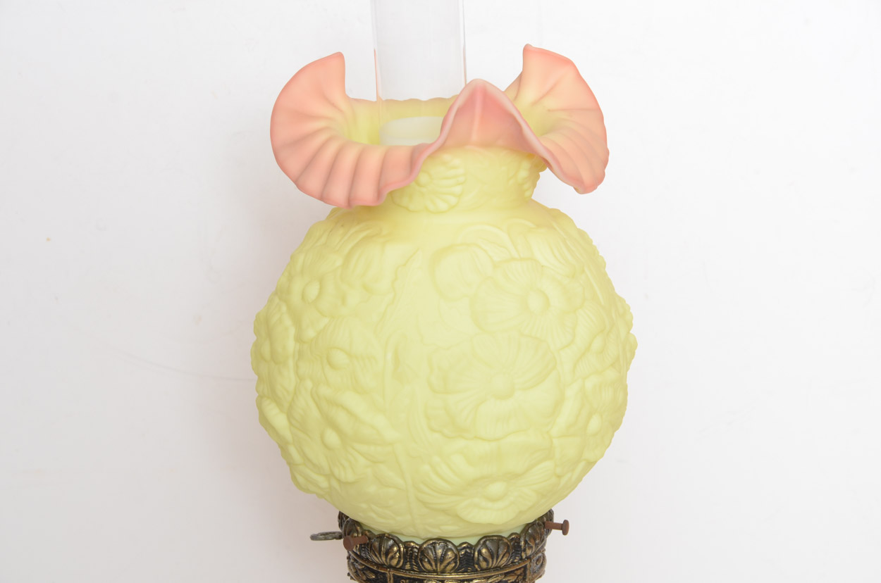 Vintage Fenton Glass Burmese Poppy Lamp