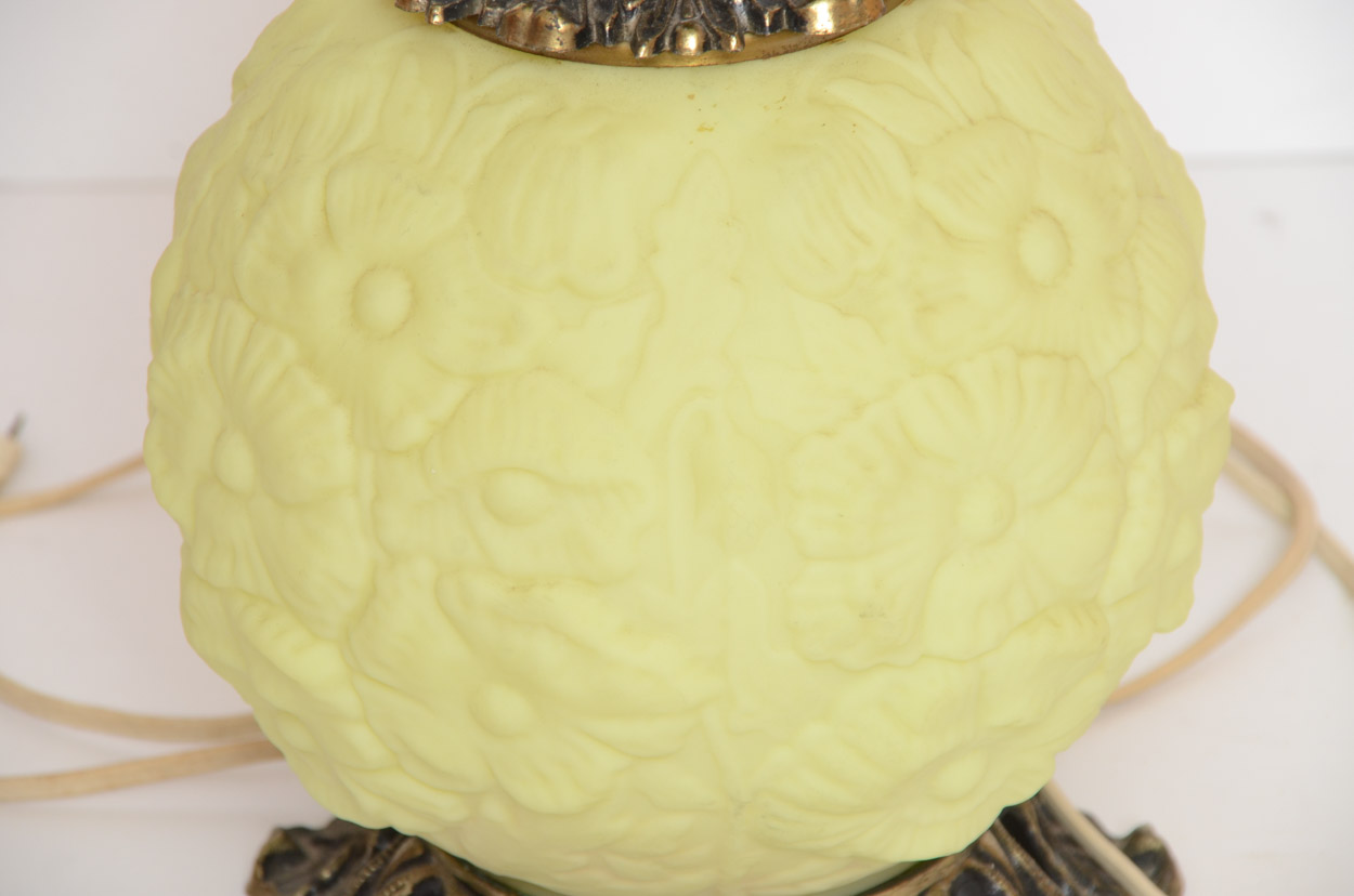 Vintage Fenton Glass Burmese Poppy Lamp