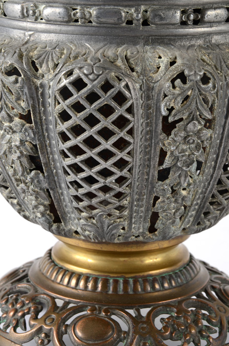 Rayo Hand-Painted Globe Oil Lamp