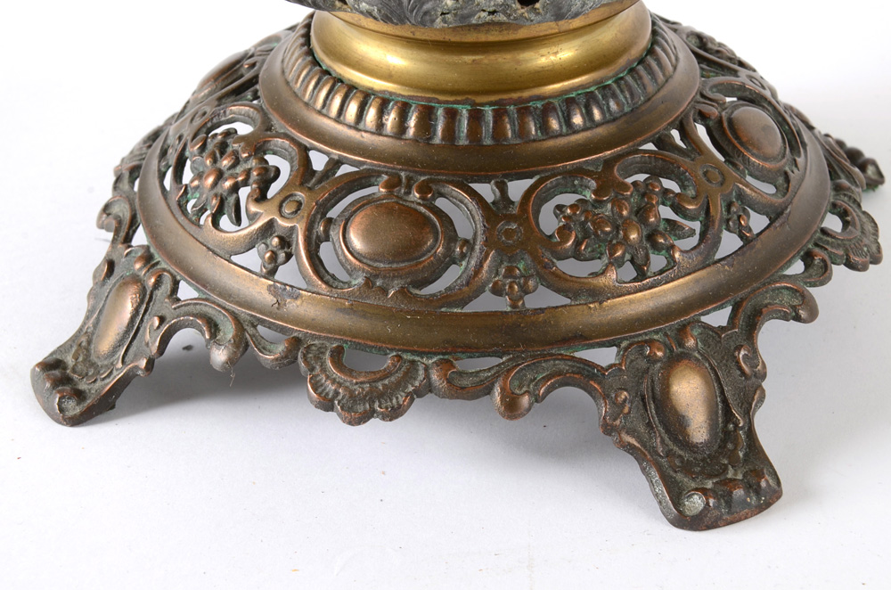 Rayo Hand-Painted Globe Oil Lamp