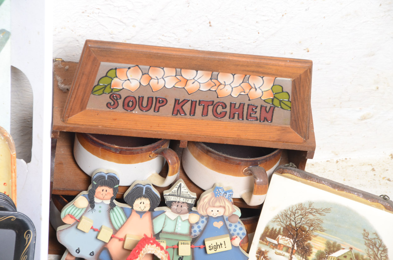 Vintage Kitchen Decor