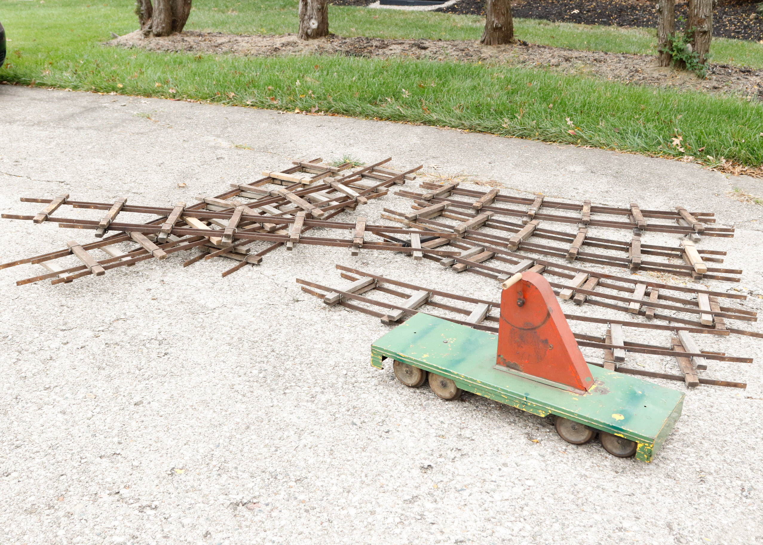 Doepke Yardbird Train and Tracks