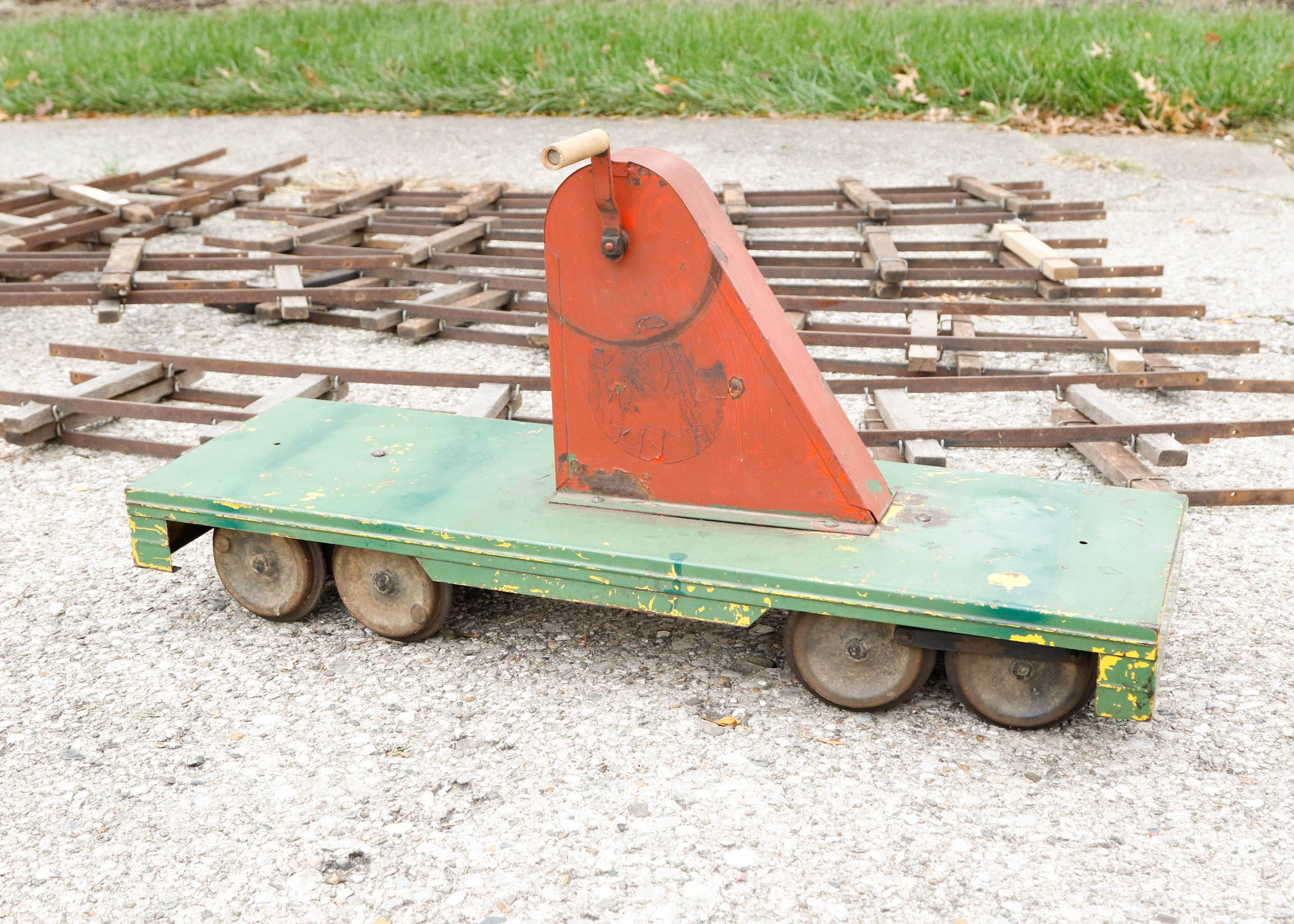 Doepke Yardbird Train and Tracks