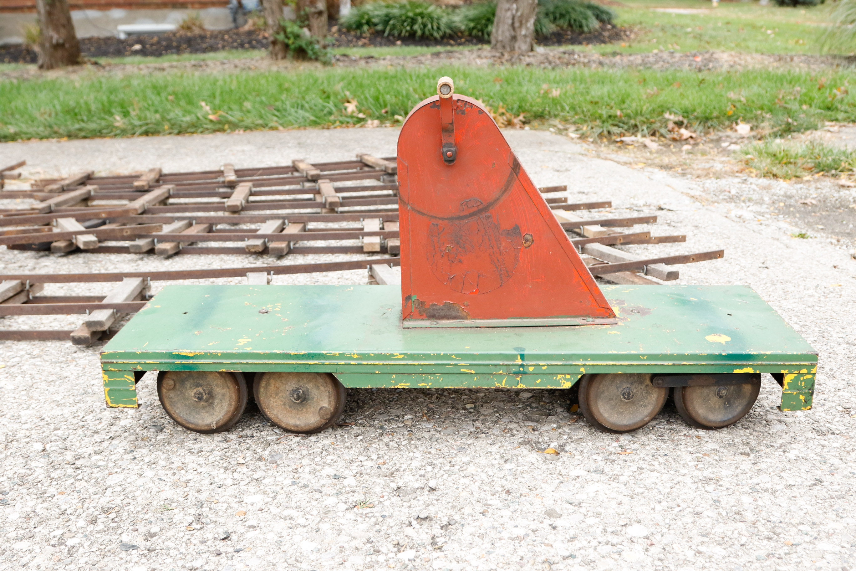 Doepke Yardbird Train and Tracks