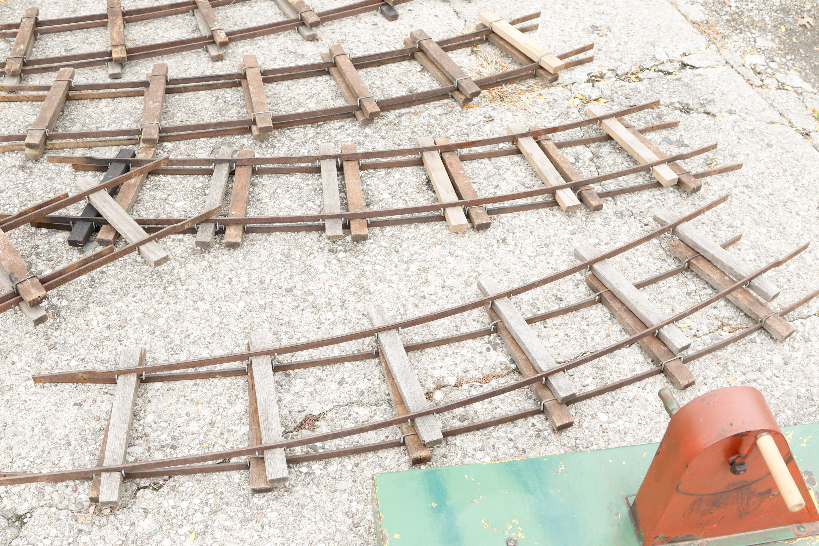 Doepke Yardbird Train and Tracks