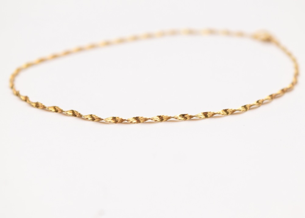14K Yellow Gold Twisted Design Bracelet