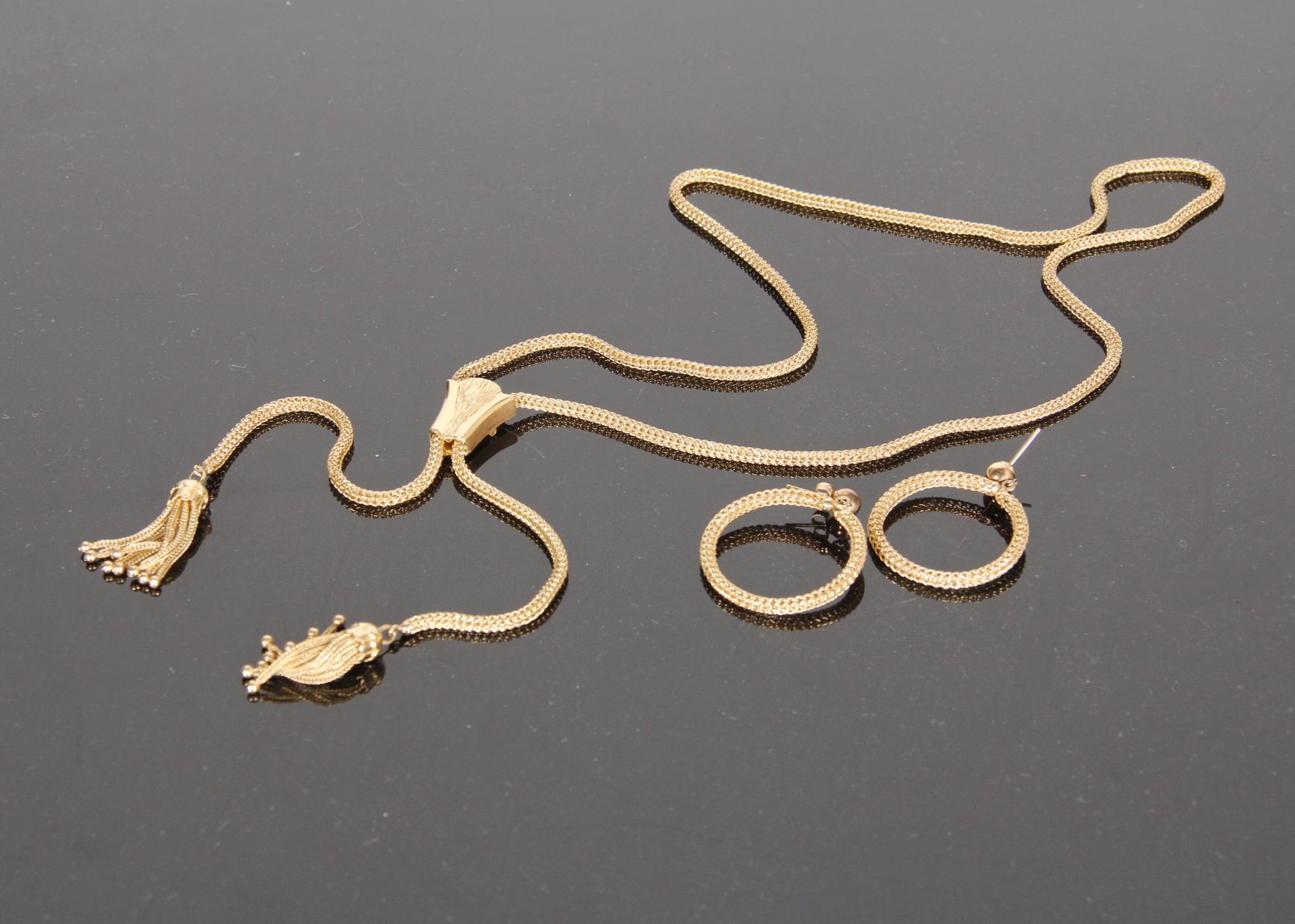 Gold Tone Lariat Vintage Jewelry