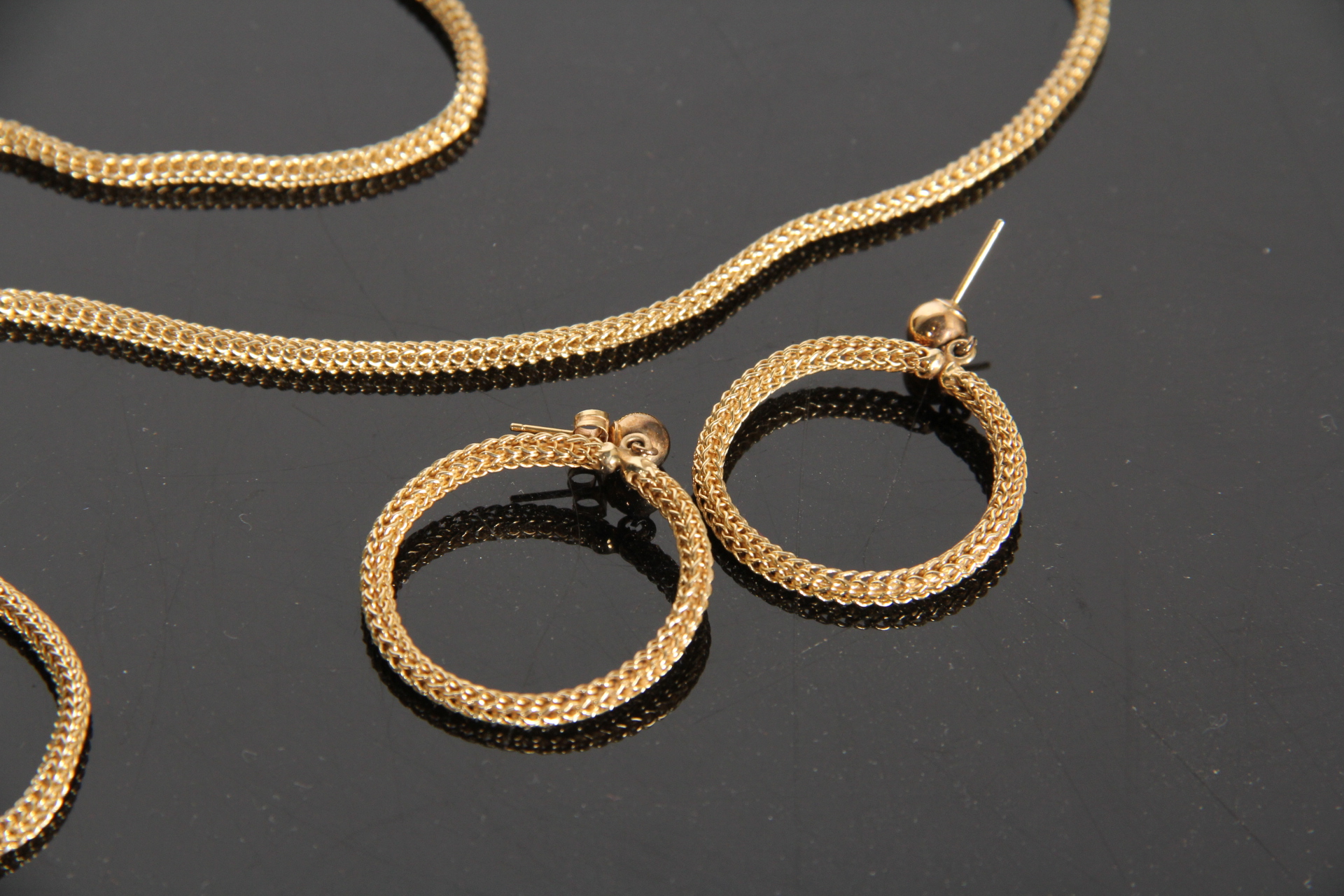 Gold Tone Lariat Vintage Jewelry