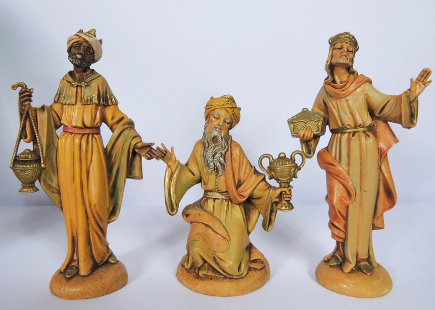 Complete Vintage Fontanini 5" Nativity Set with Wood Creche