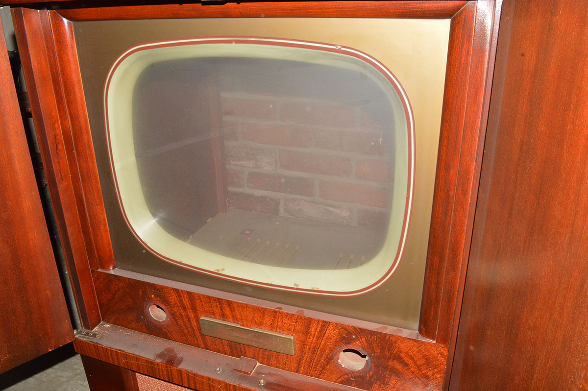 Vintage Emerson TV Frame with Screen