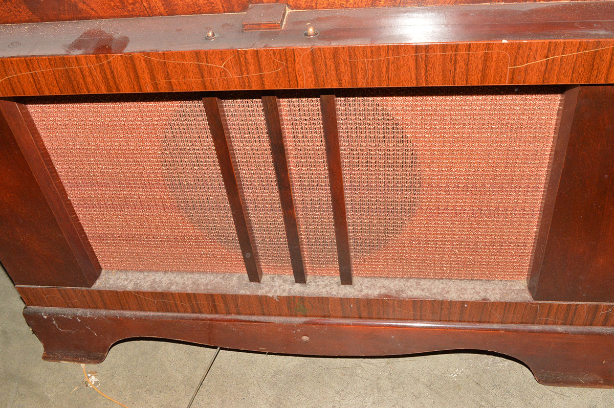 Vintage Emerson TV Frame with Screen