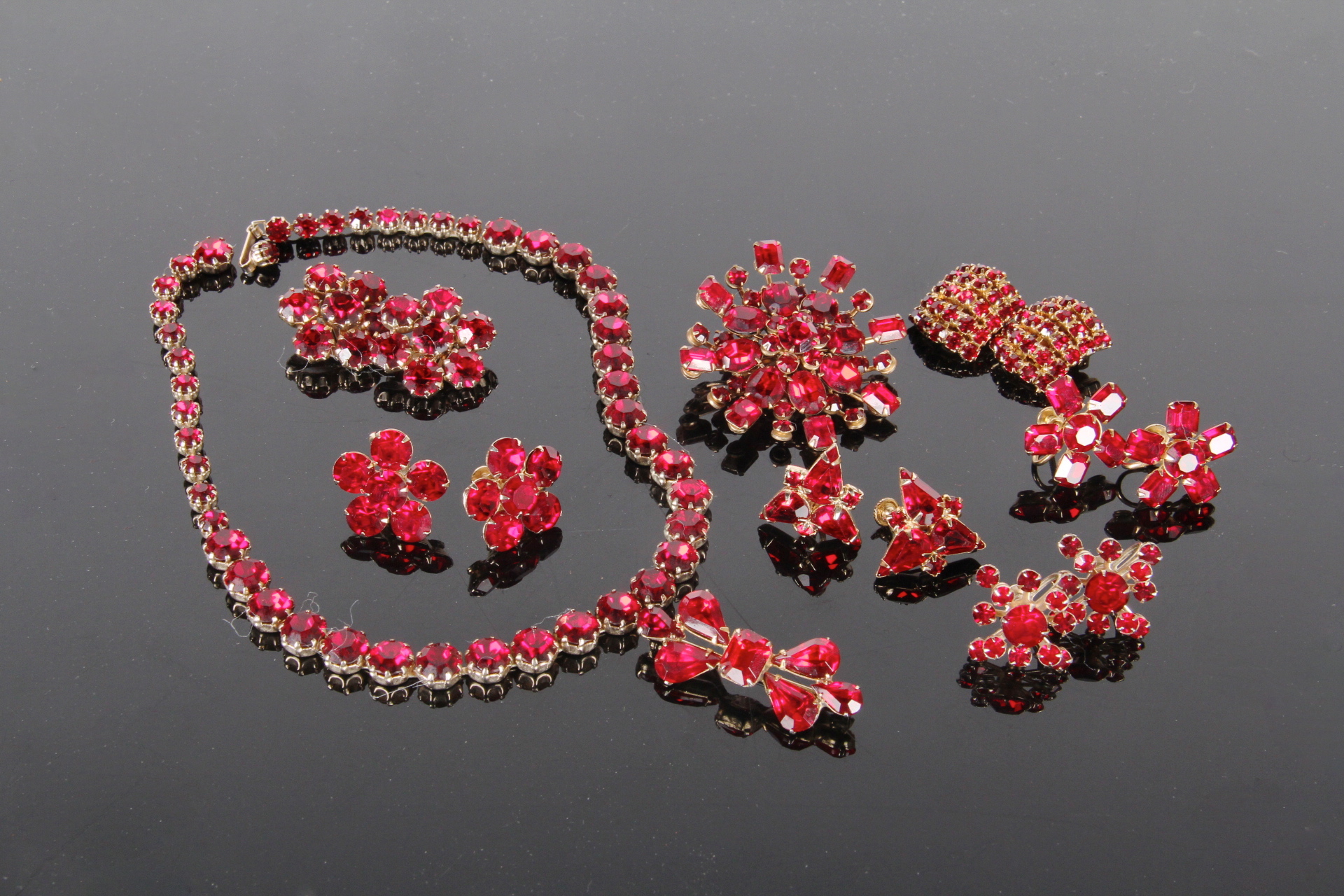 Vintage Weiss Rhinestone Jewelry