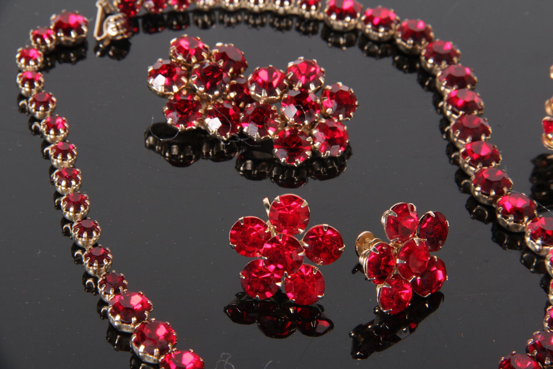 Vintage Weiss Rhinestone Jewelry