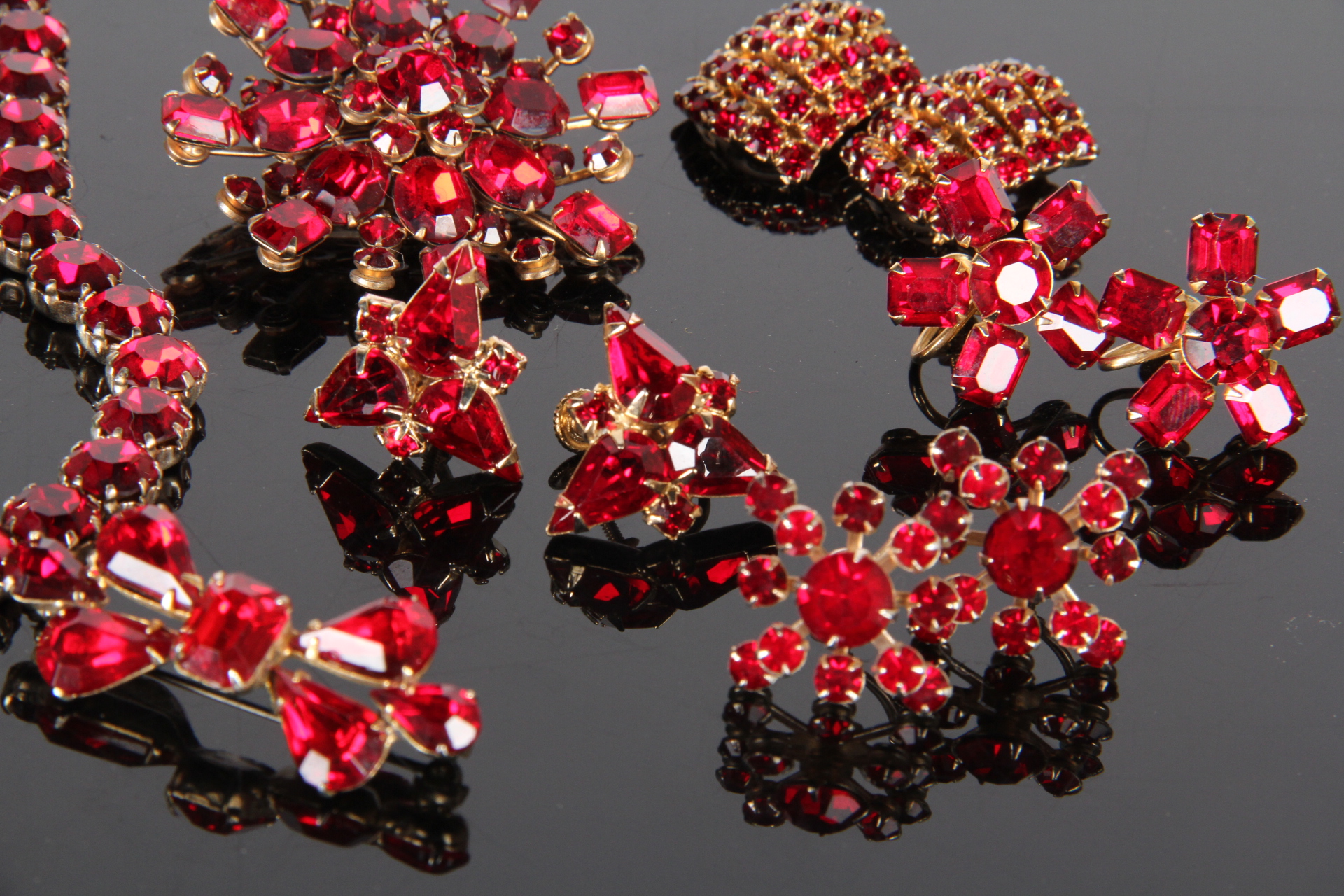 Vintage Weiss Rhinestone Jewelry