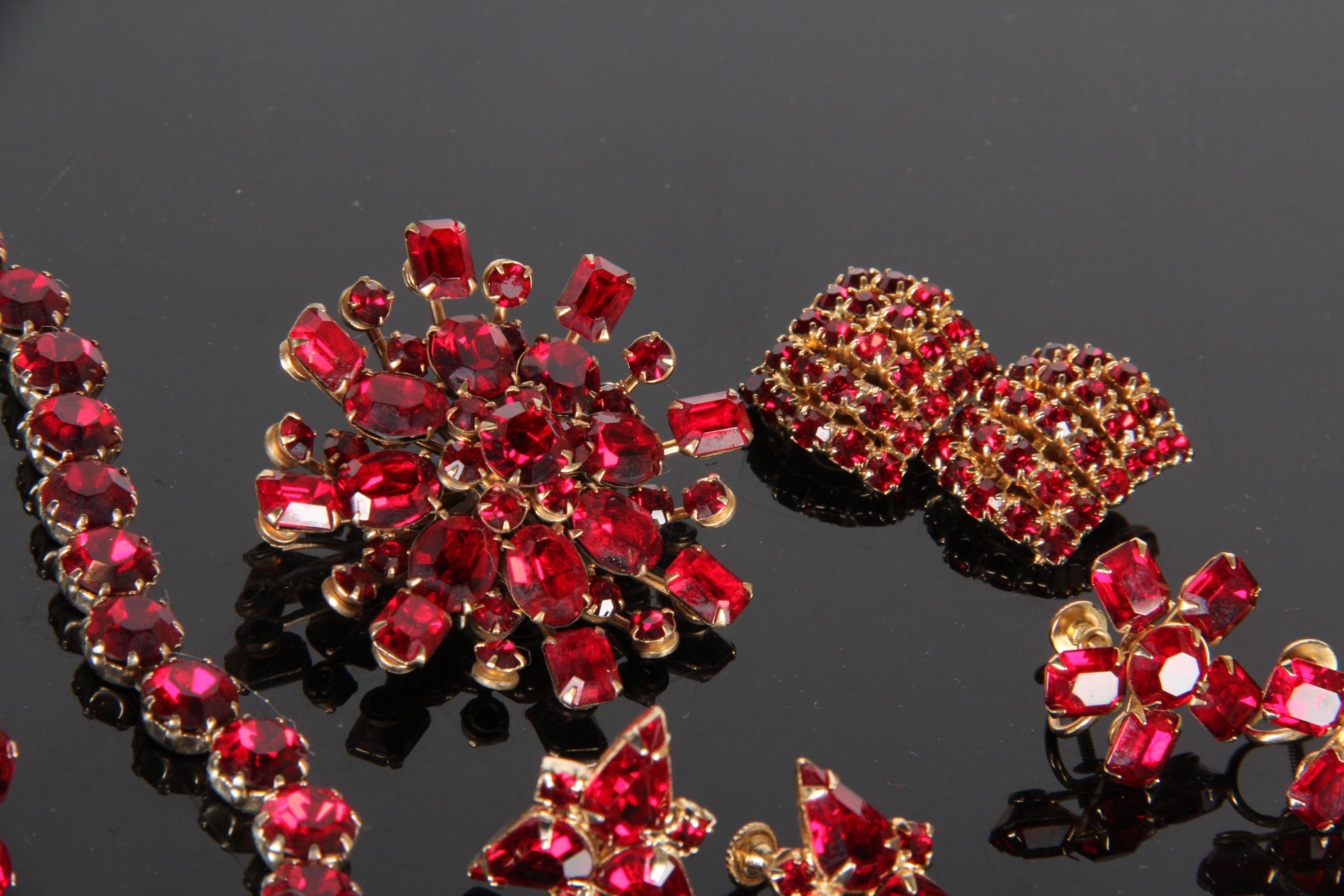 Vintage Weiss Rhinestone Jewelry