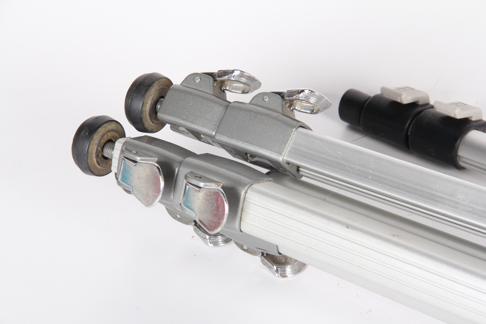 Velbon VE-3 Tripod and Slik Monopod