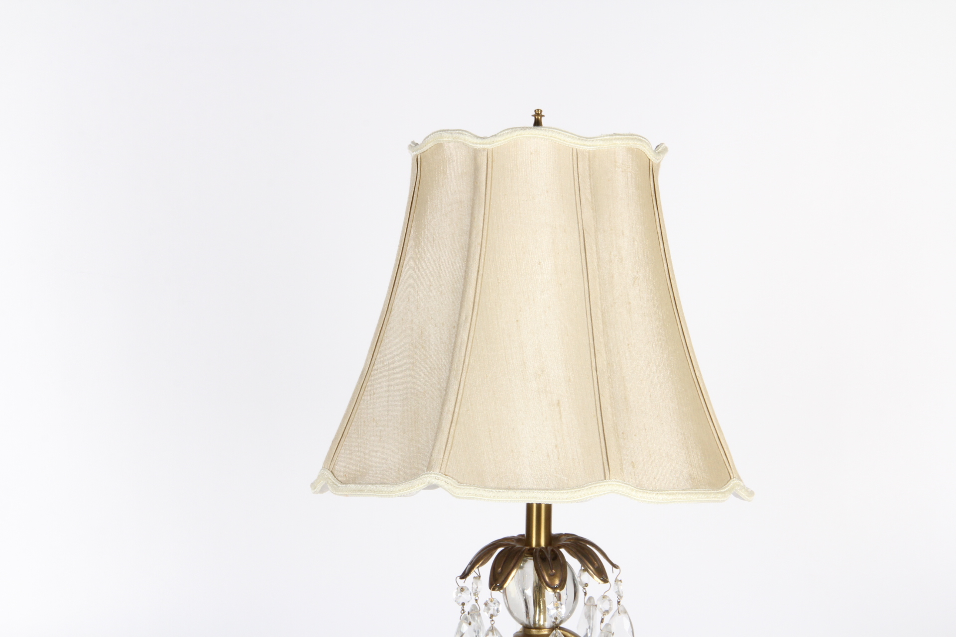 Tyndale Figurine Lamp