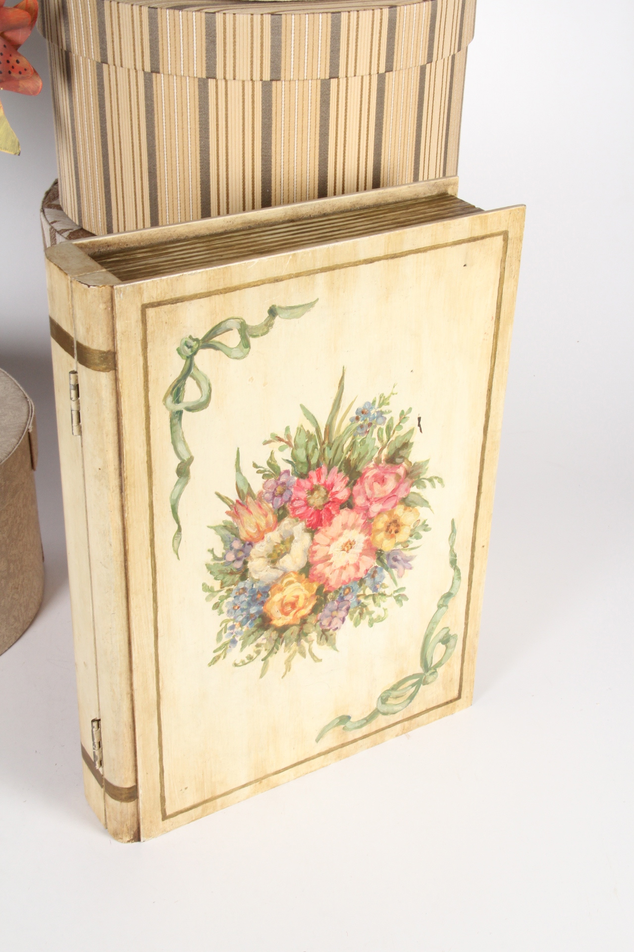 Decorative Hatboxes and Decor