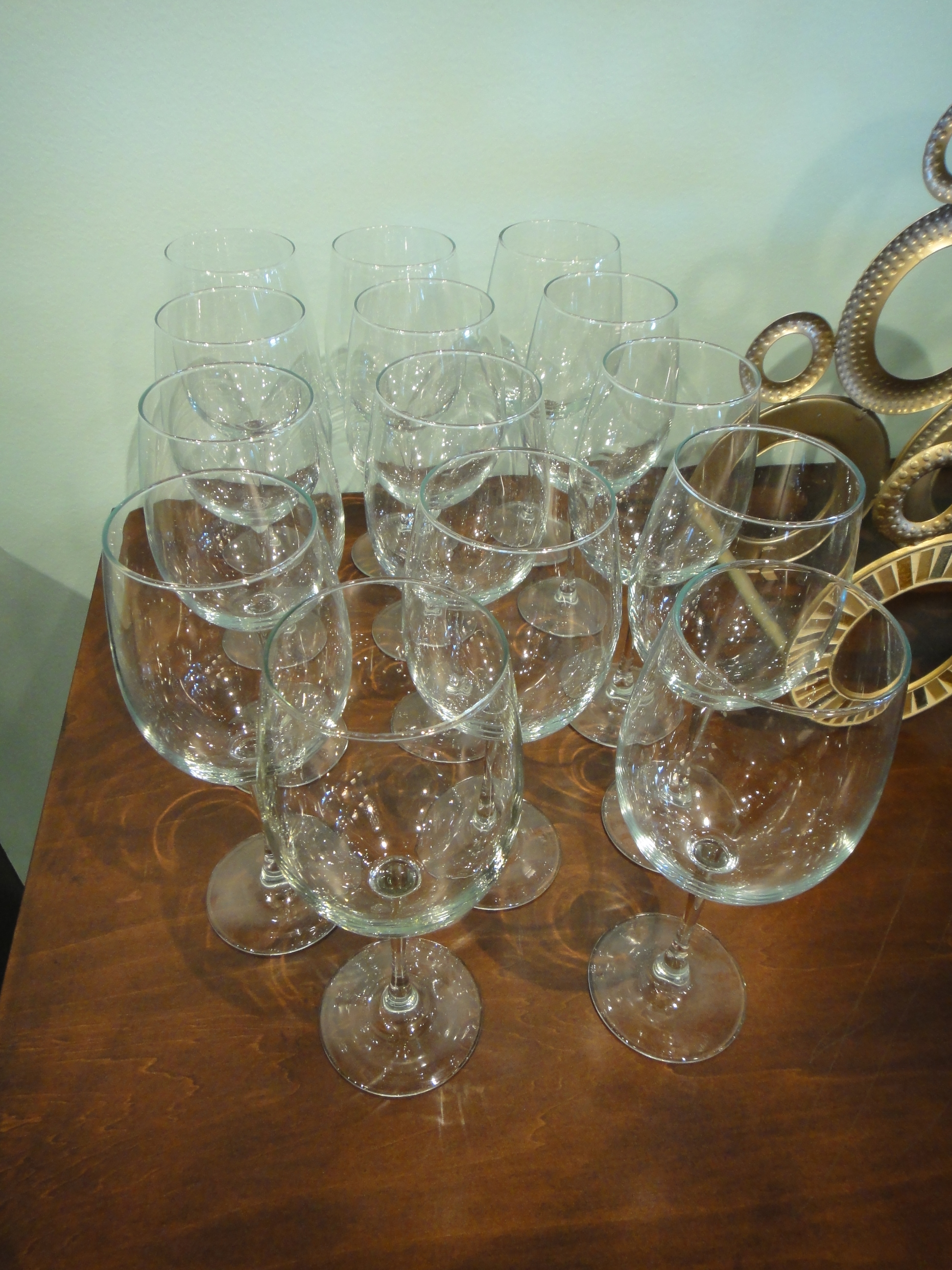 Art Deco Style Modern Wine Rack with 27 Wine Glasses