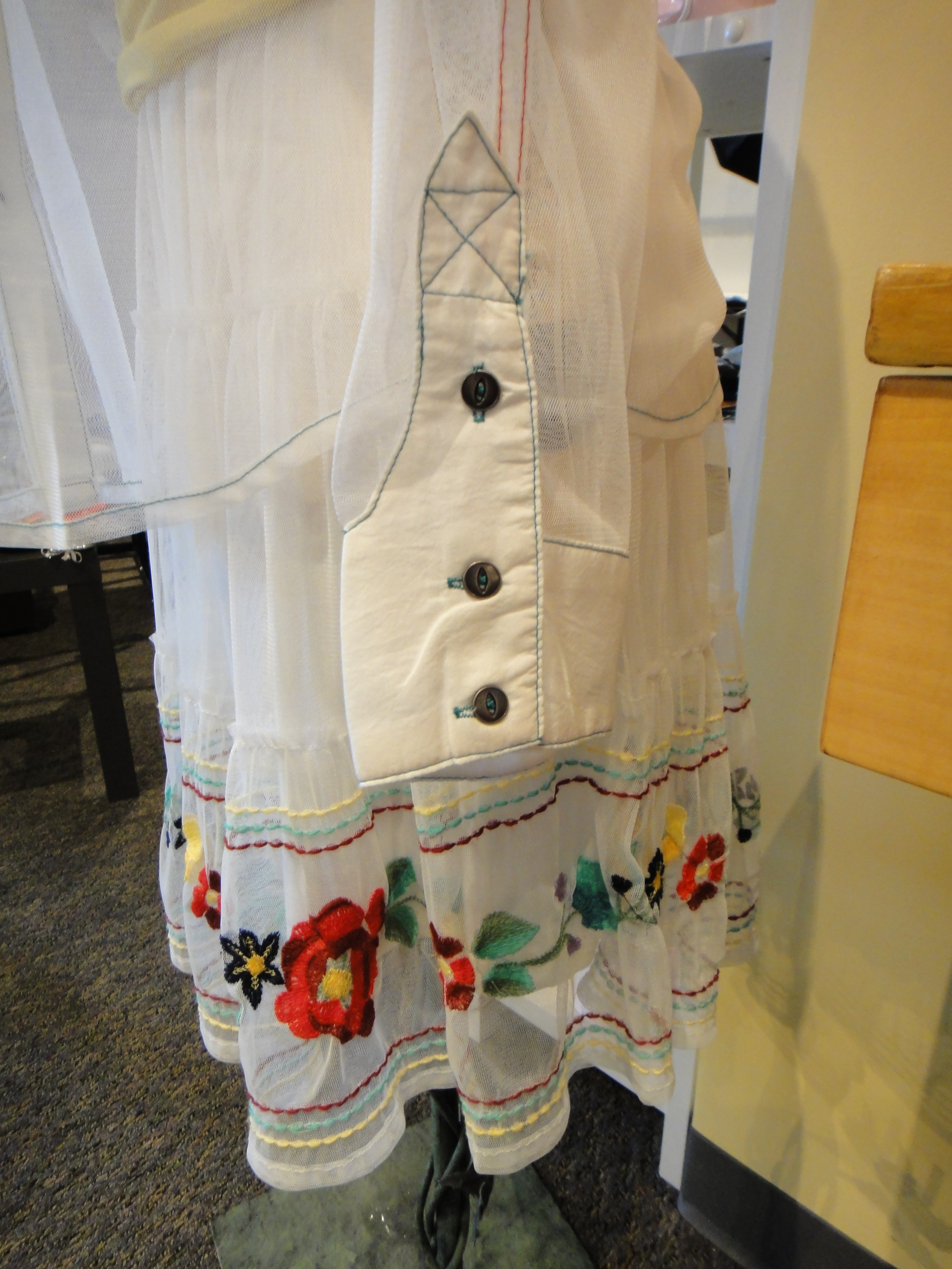 New Double D Ranchwear Carleen Embroidered Outfit Size M