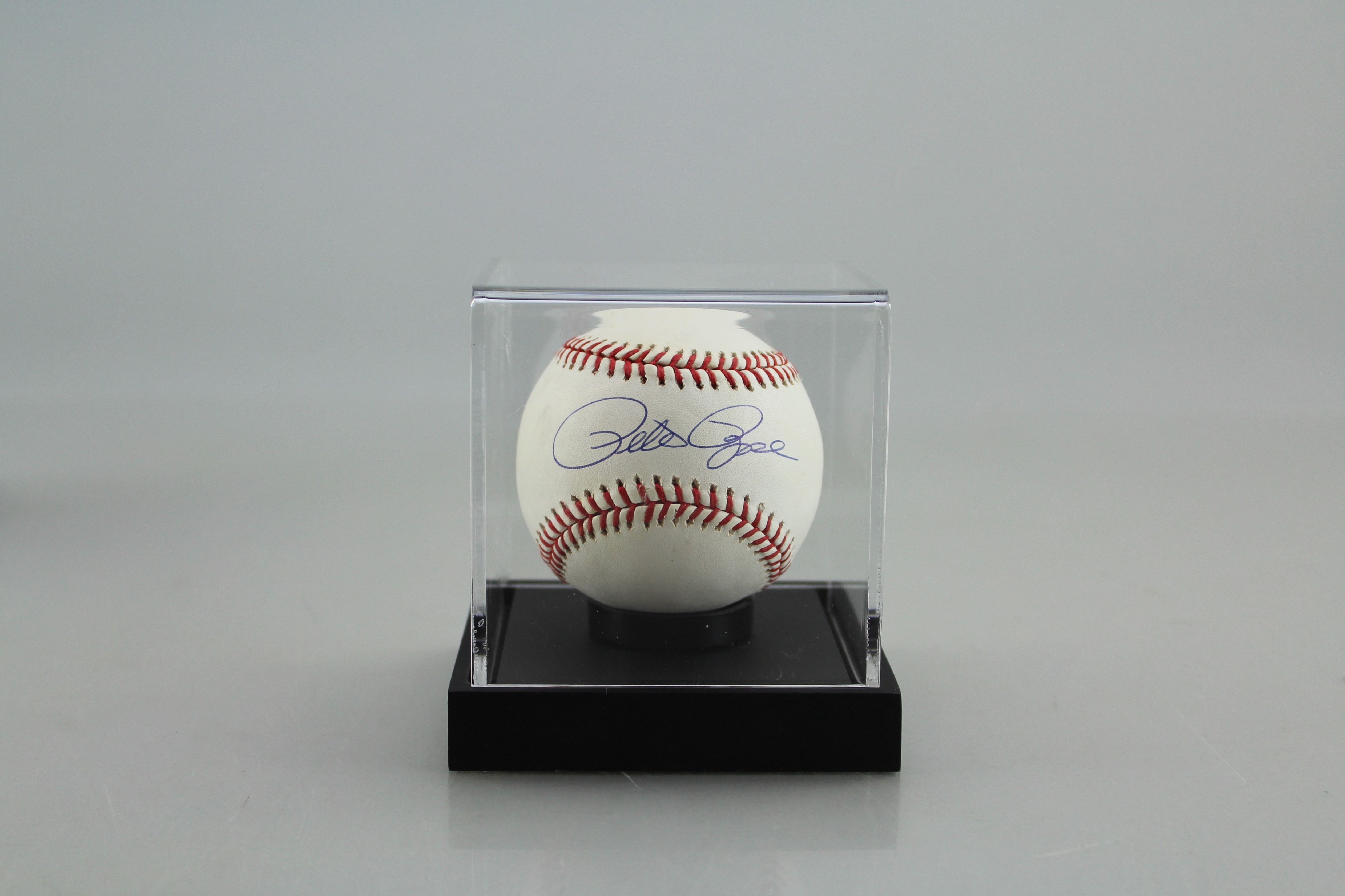 Pete Rose And Johnny Bench Autographed Baseballs