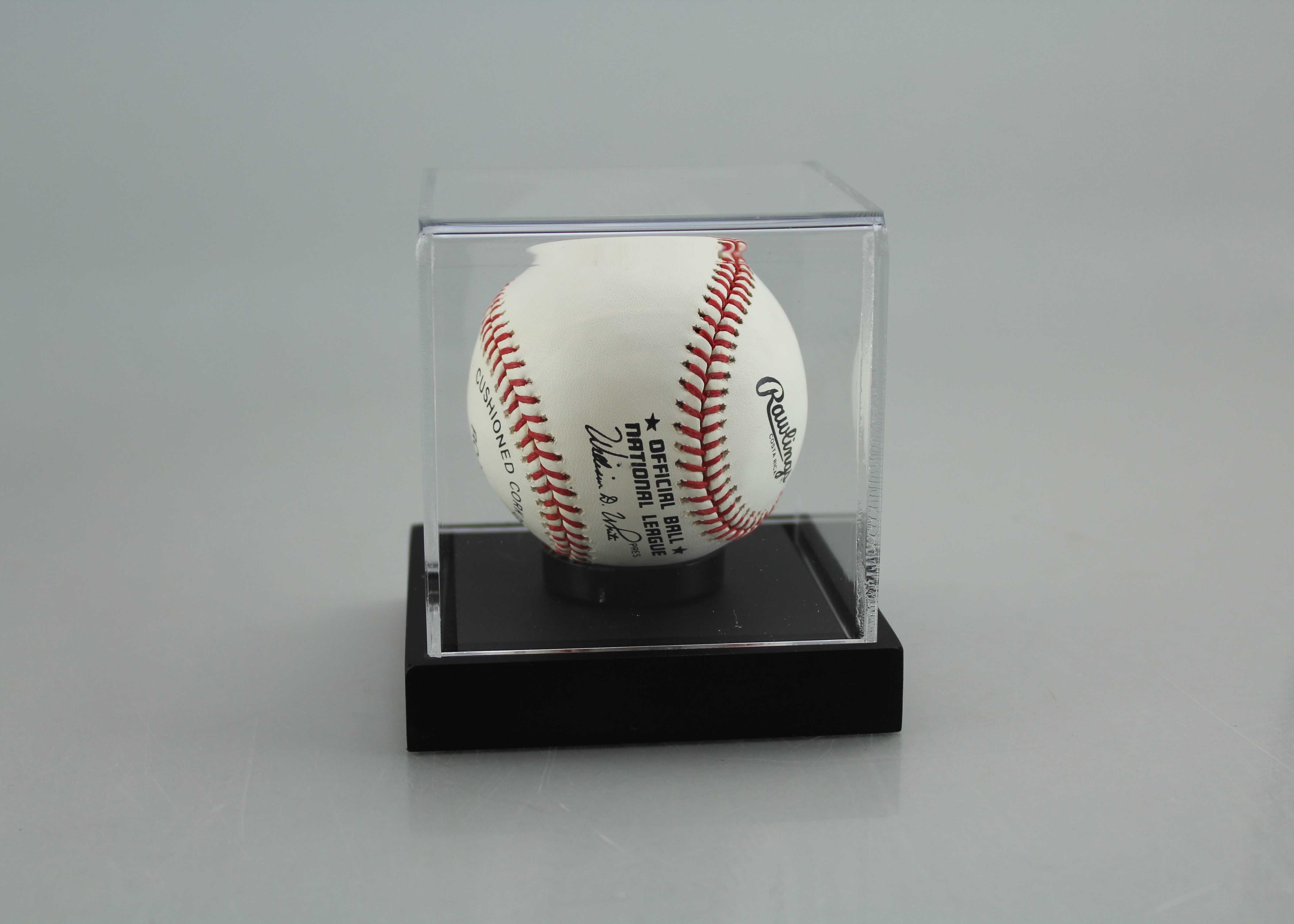 Pete Rose And Johnny Bench Autographed Baseballs