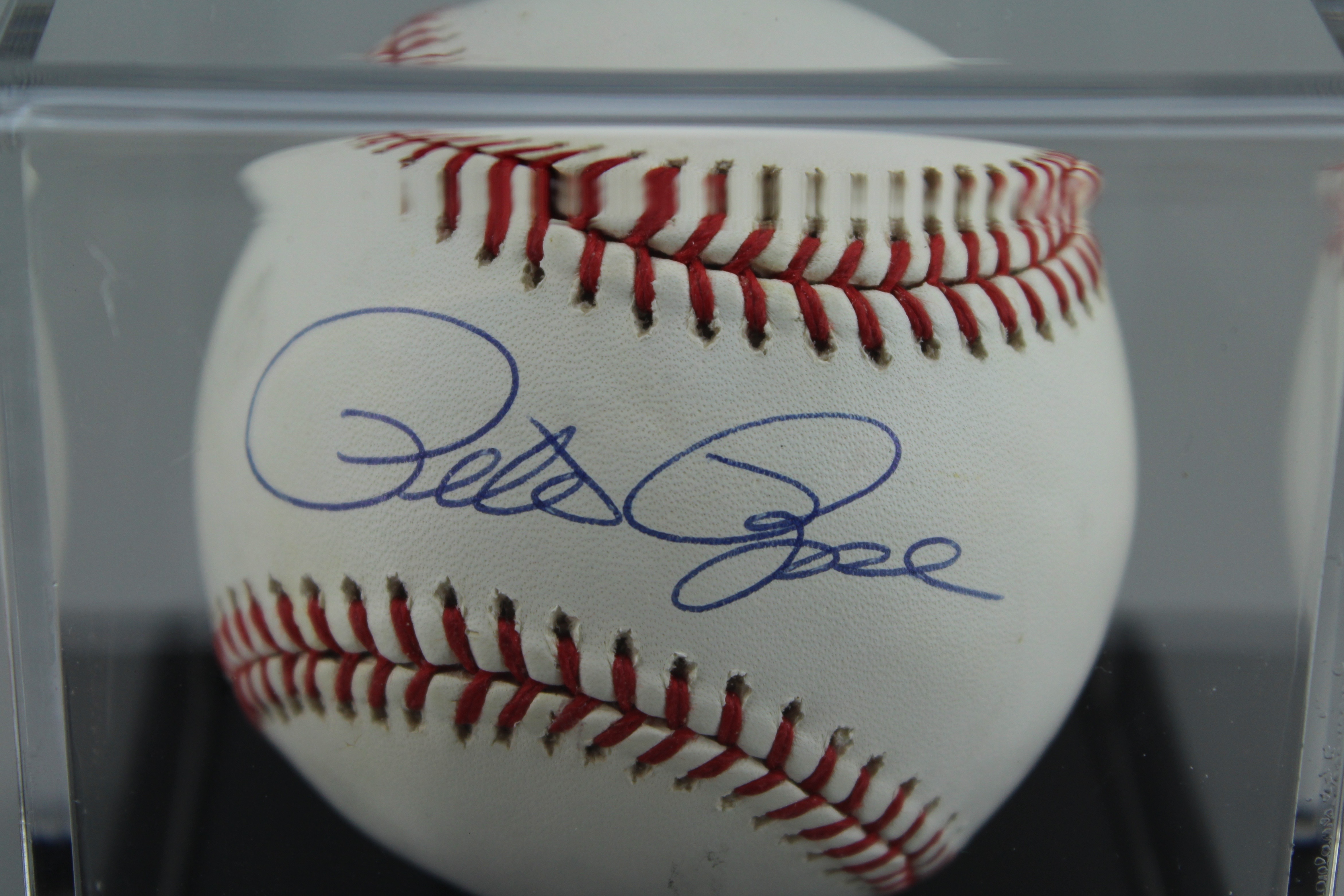 Pete Rose And Johnny Bench Autographed Baseballs