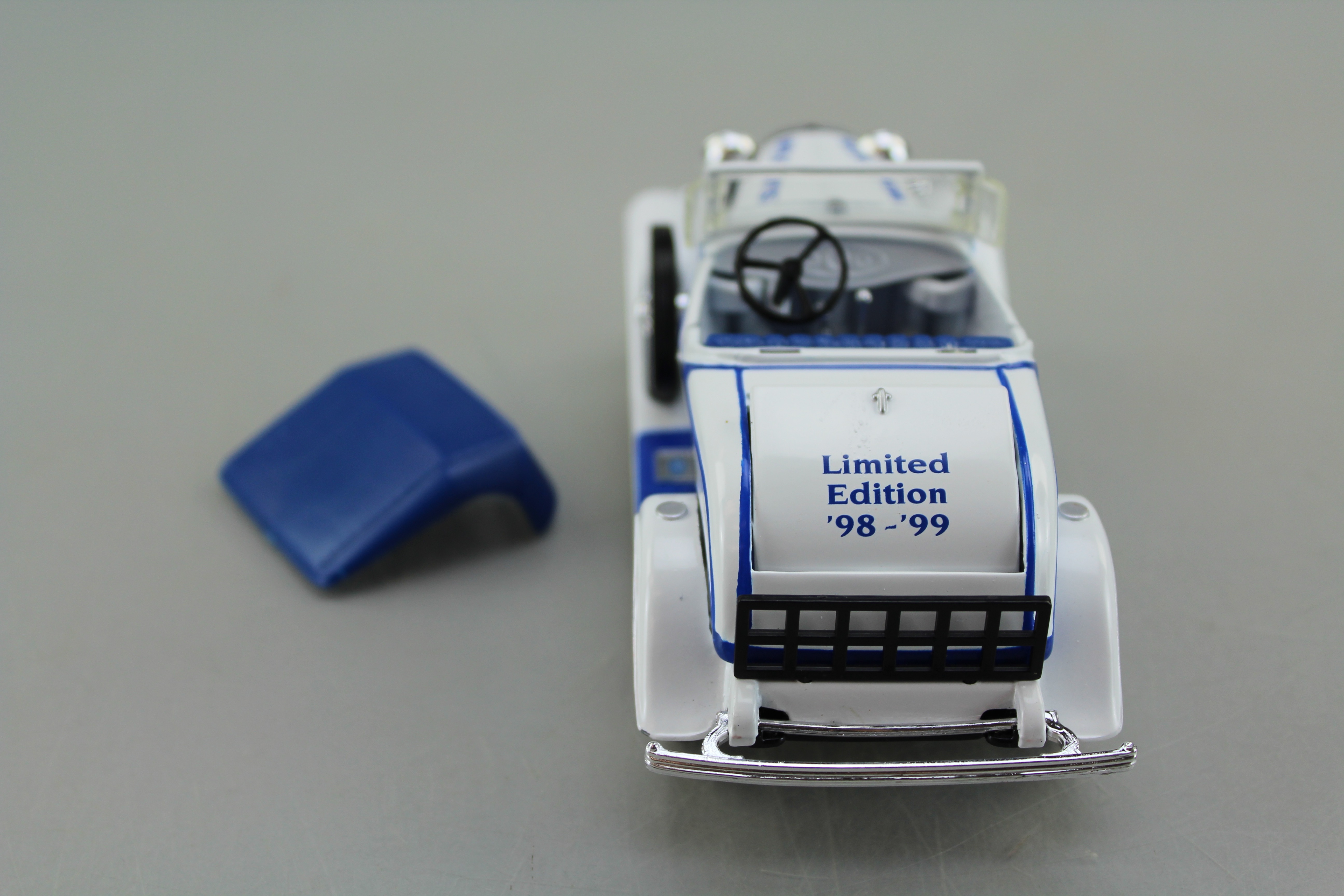 Ertl Collectibles 1930 Ford Roadster