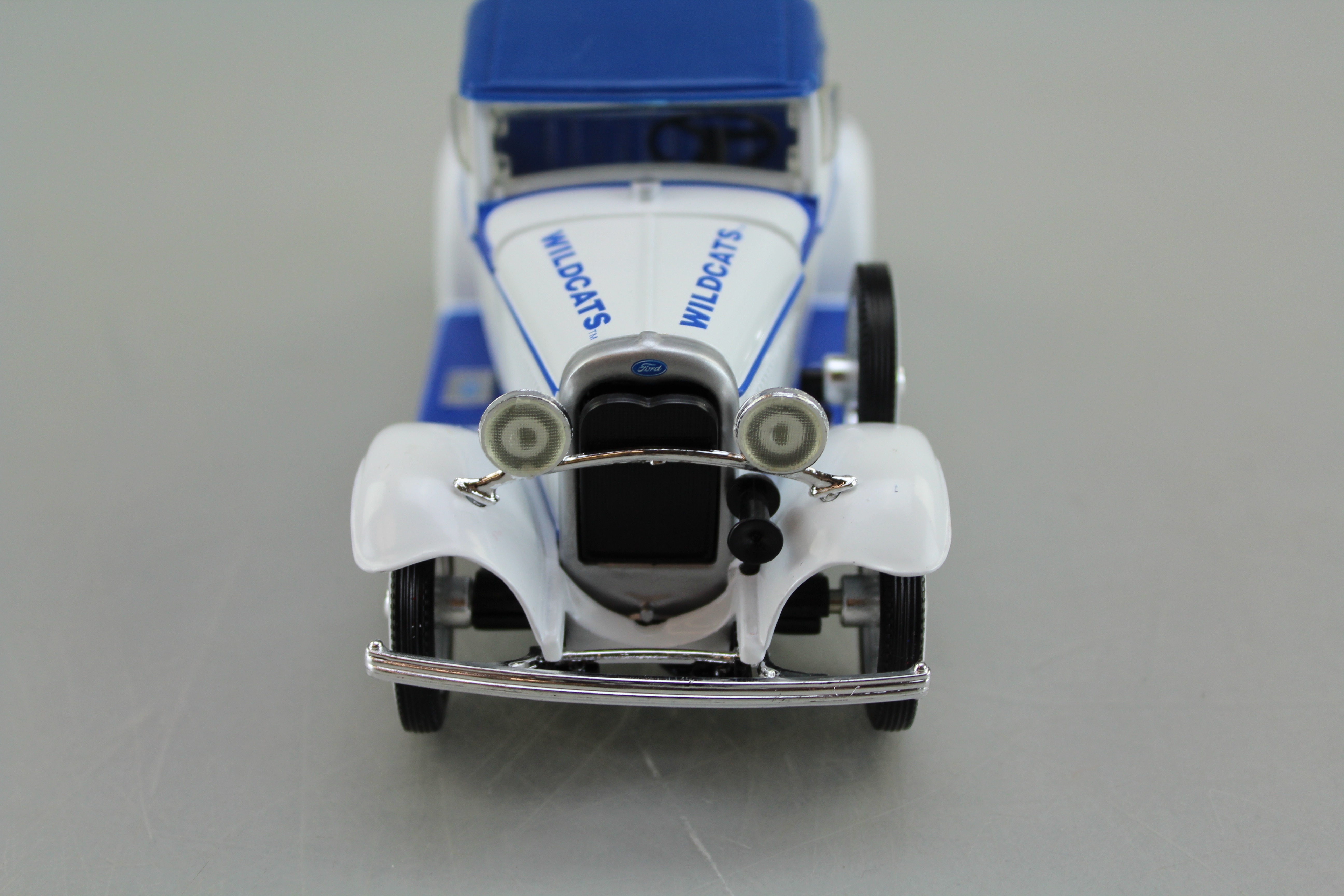 Ertl Collectibles 1930 Ford Roadster