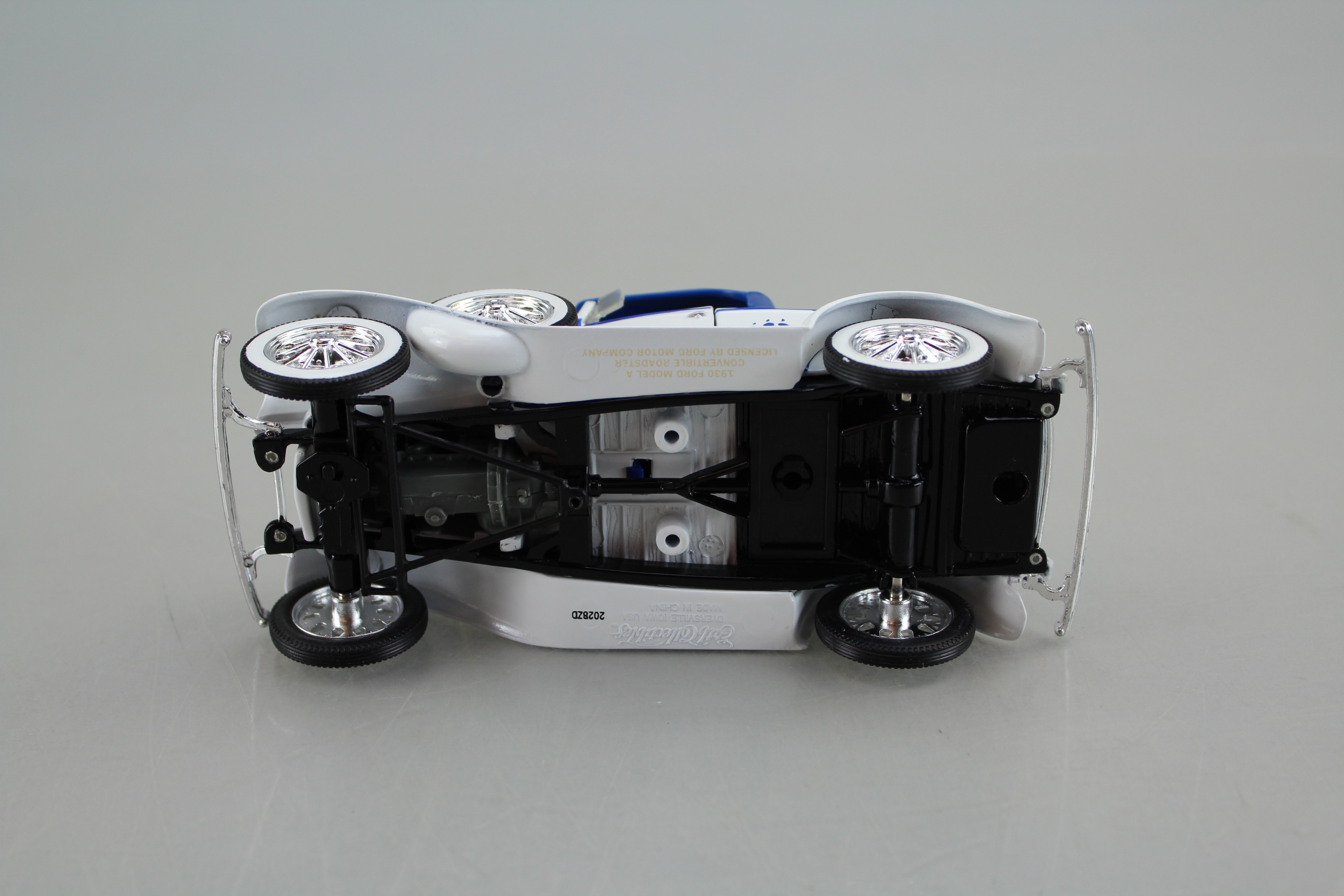 Ertl Collectibles 1930 Ford Roadster