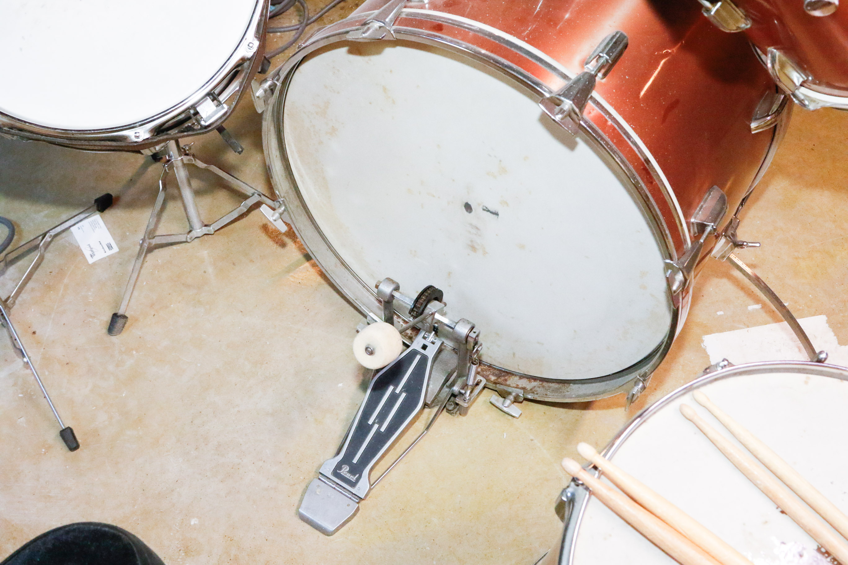 Hoshino 5-Piece Drum Set With Cymbal and Roc-N-Soc Throne