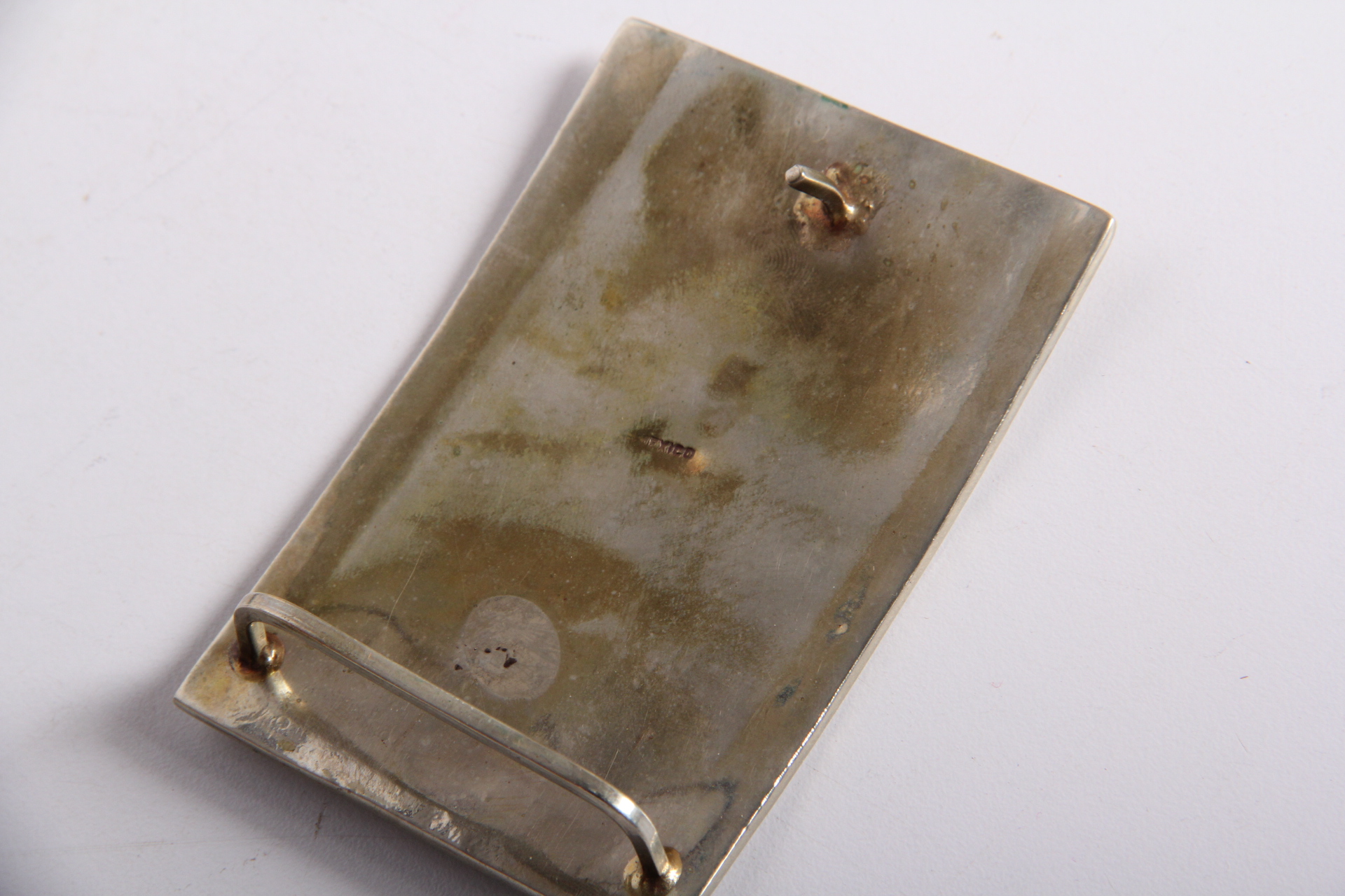 Avian Decor and Accessories