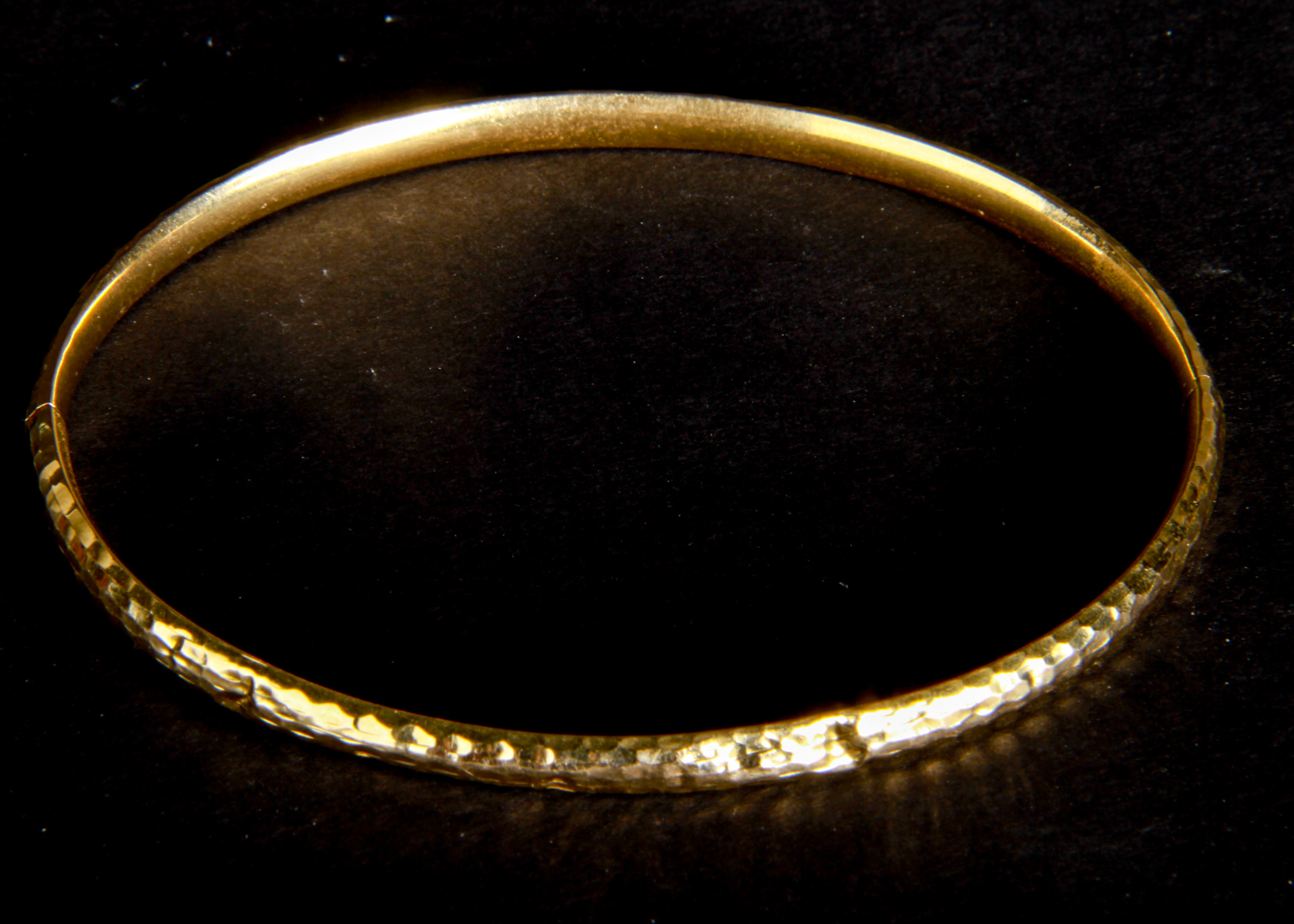 14K Gold Diamond Cut Bangle Bracelet
