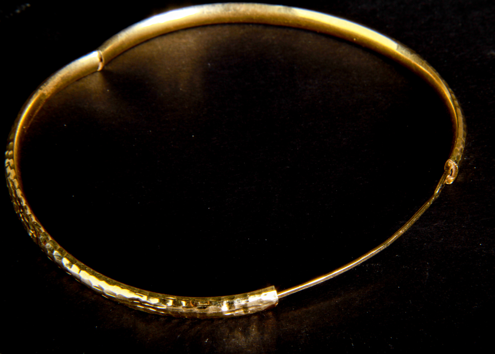 14K Gold Diamond Cut Bangle Bracelet