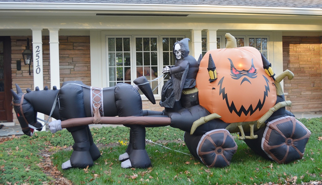 Frontgate Halloween Stage Coach of Fright Inflatable