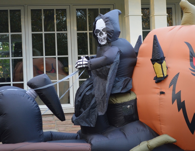 Frontgate Halloween Stage Coach of Fright Inflatable