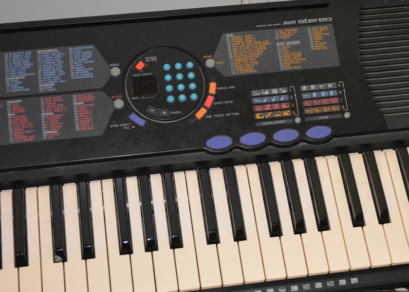 Yamaha Keyboard PSR-180 and First Act Discovery Student Guitar