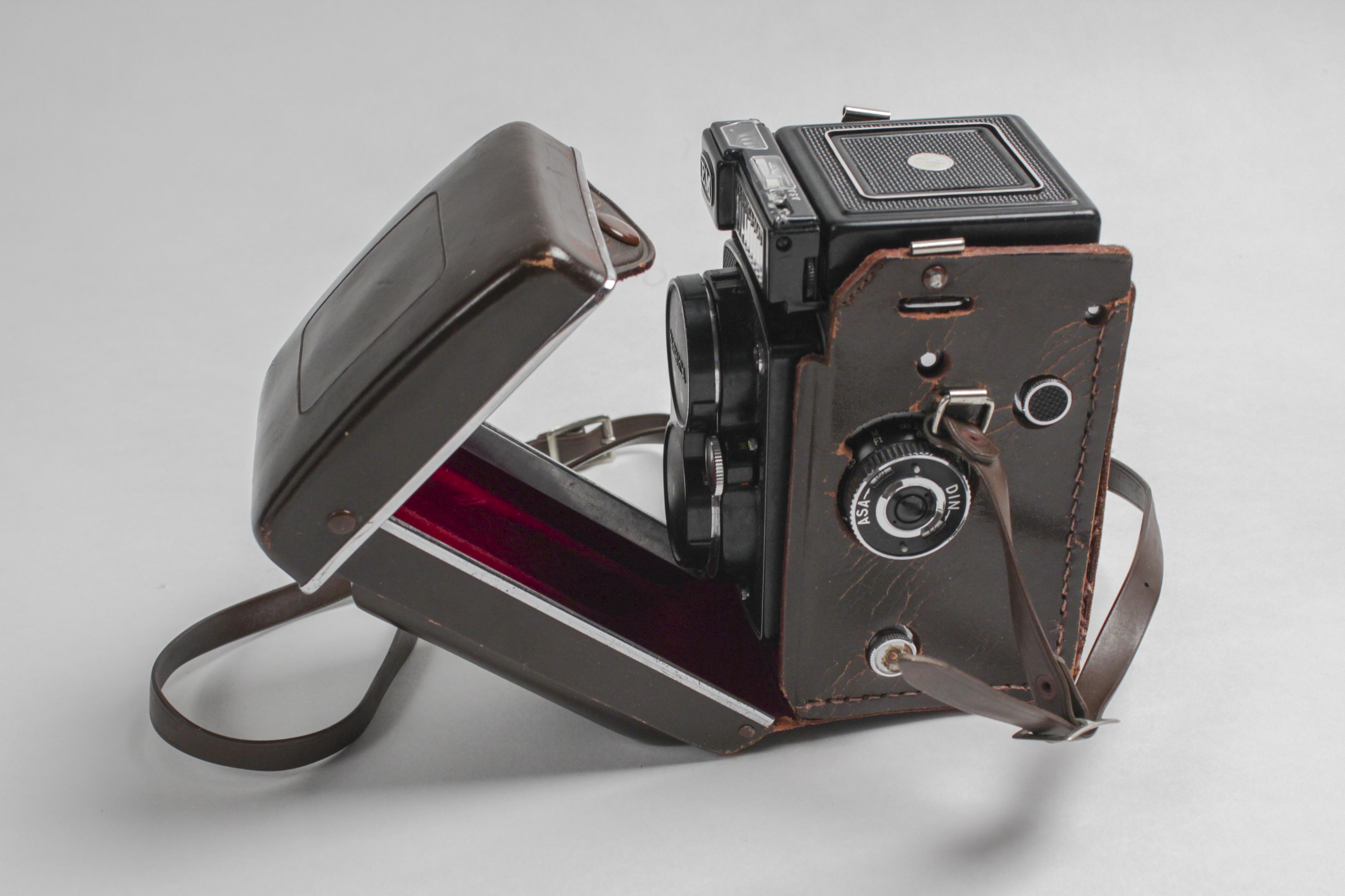 Yashica-Mat EM Double Lens Camera in Leather Case
