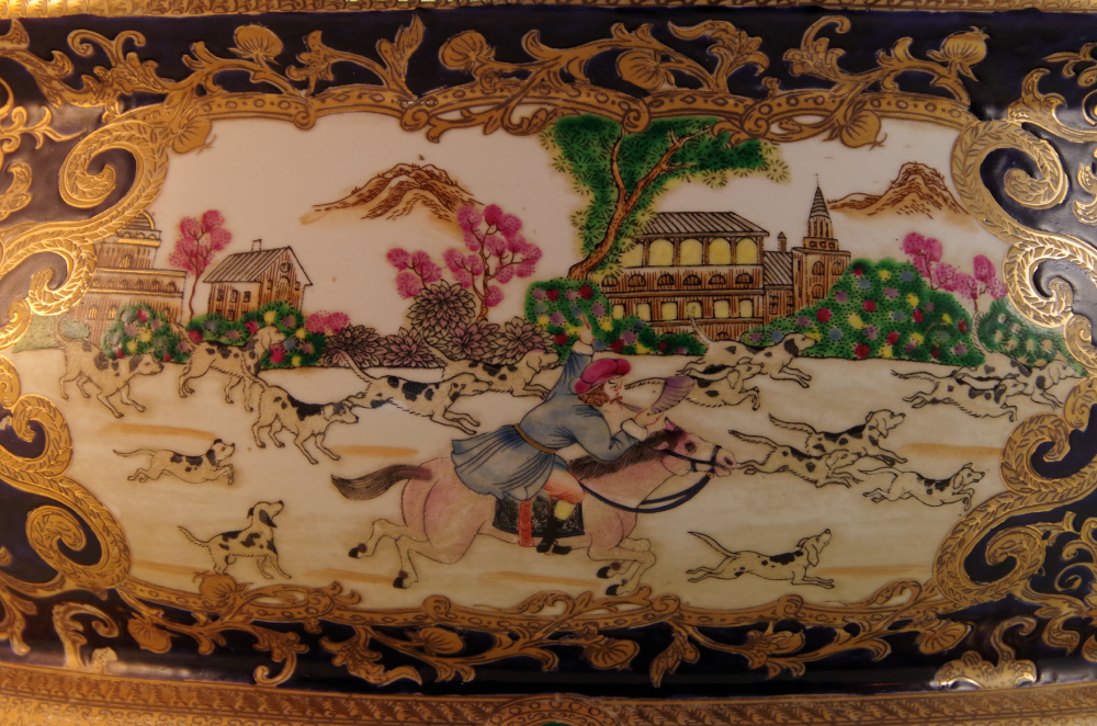 Chinese Hand Painted Porcelain Foot Bath with Hunt Scene