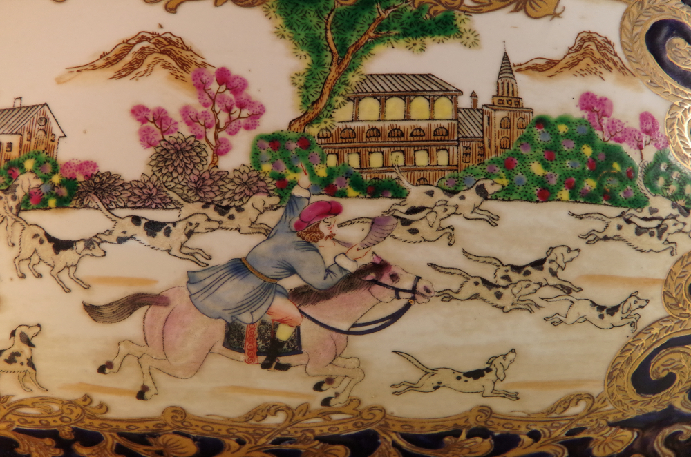 Chinese Hand Painted Porcelain Foot Bath with Hunt Scene