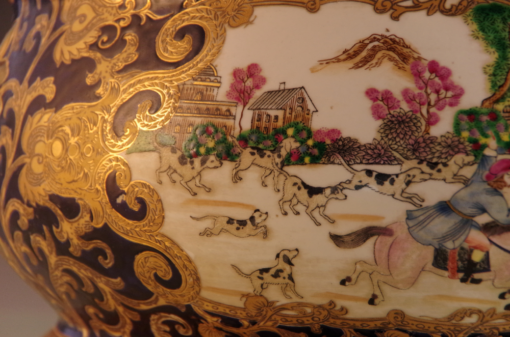 Chinese Hand Painted Porcelain Foot Bath with Hunt Scene