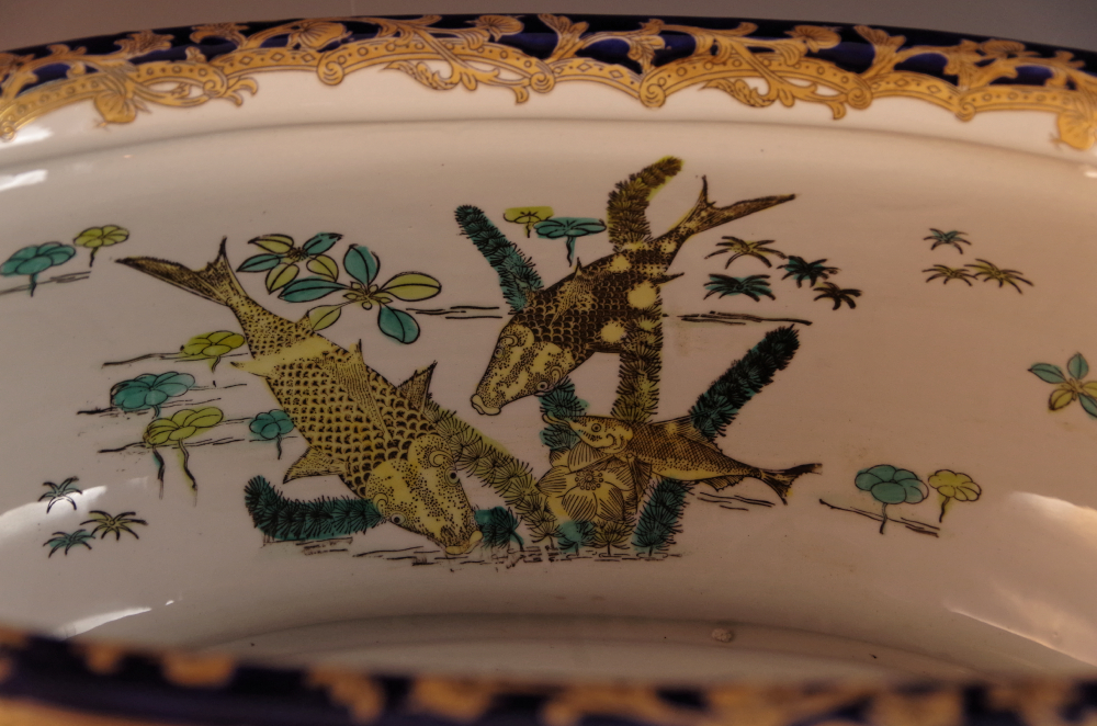 Chinese Hand Painted Porcelain Foot Bath with Hunt Scene