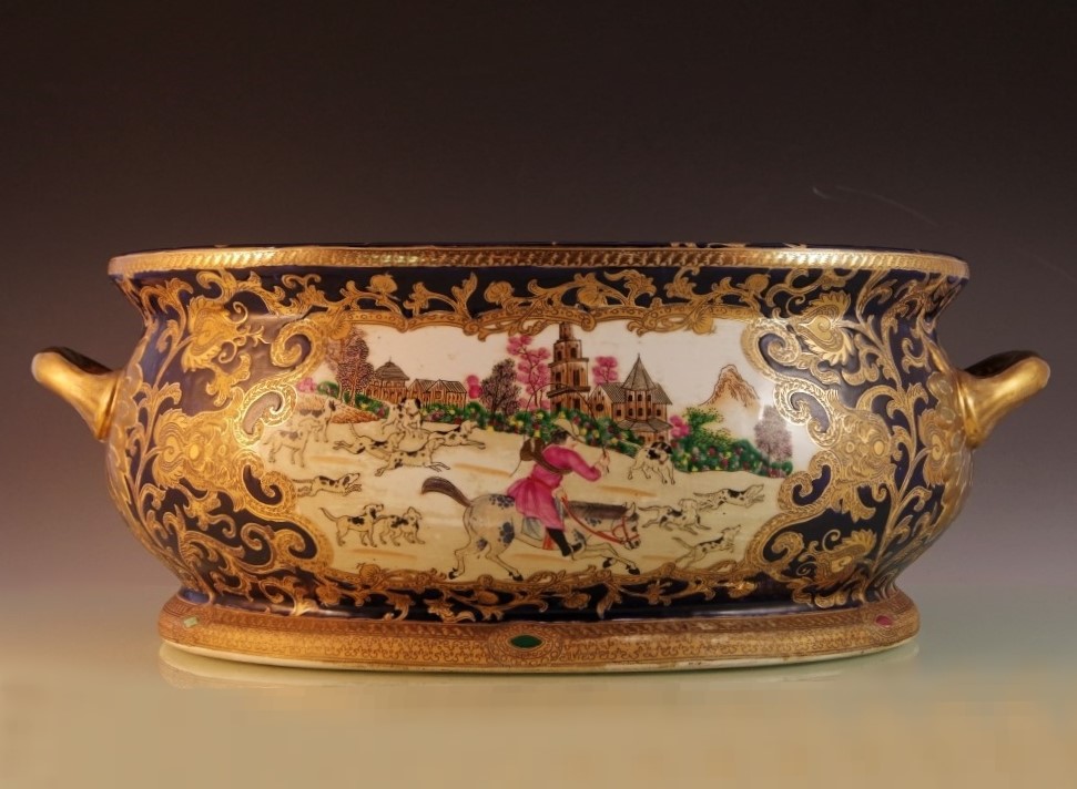 Chinese Hand Painted Porcelain Foot Bath with Hunt Scene