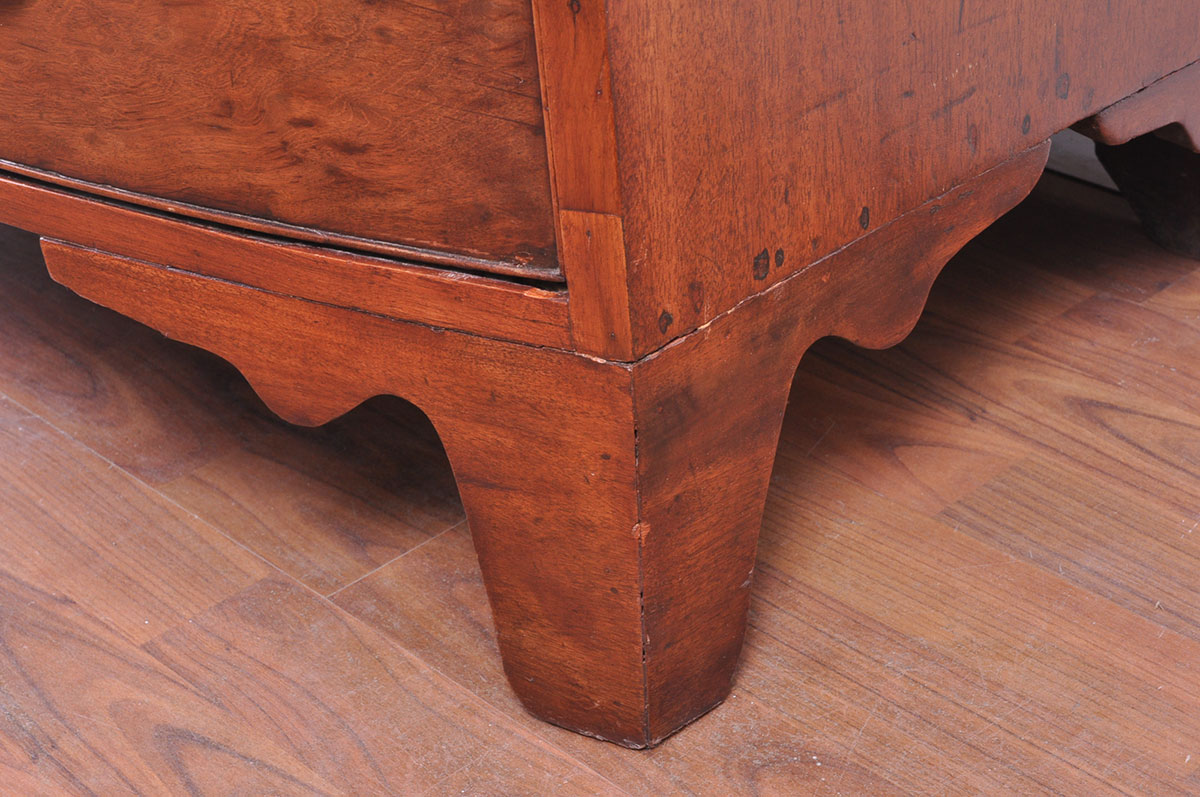 19th Century Bow Front Chest of Drawers
