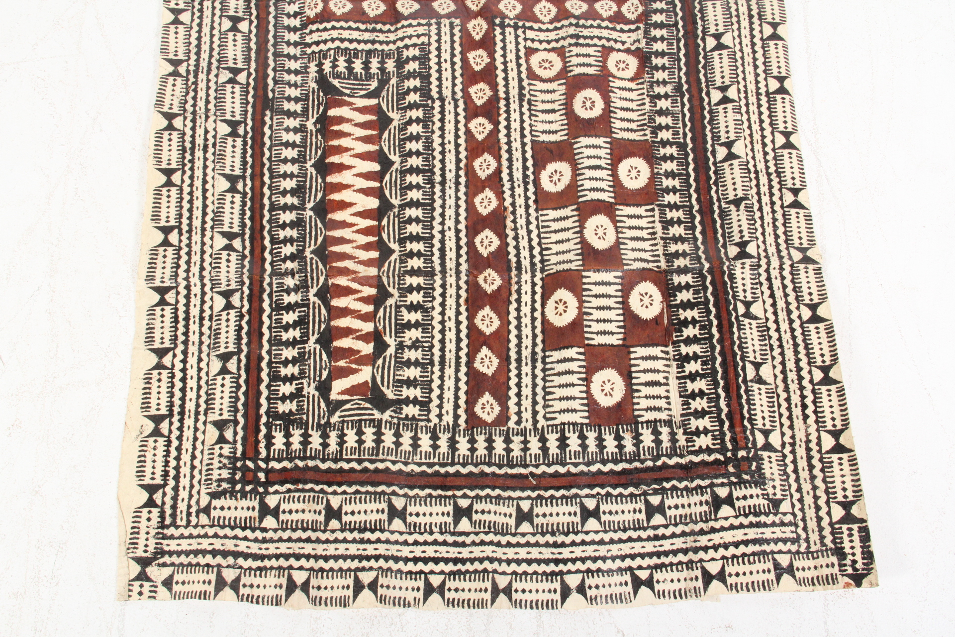 Large Fijian Tapa Print on Masi