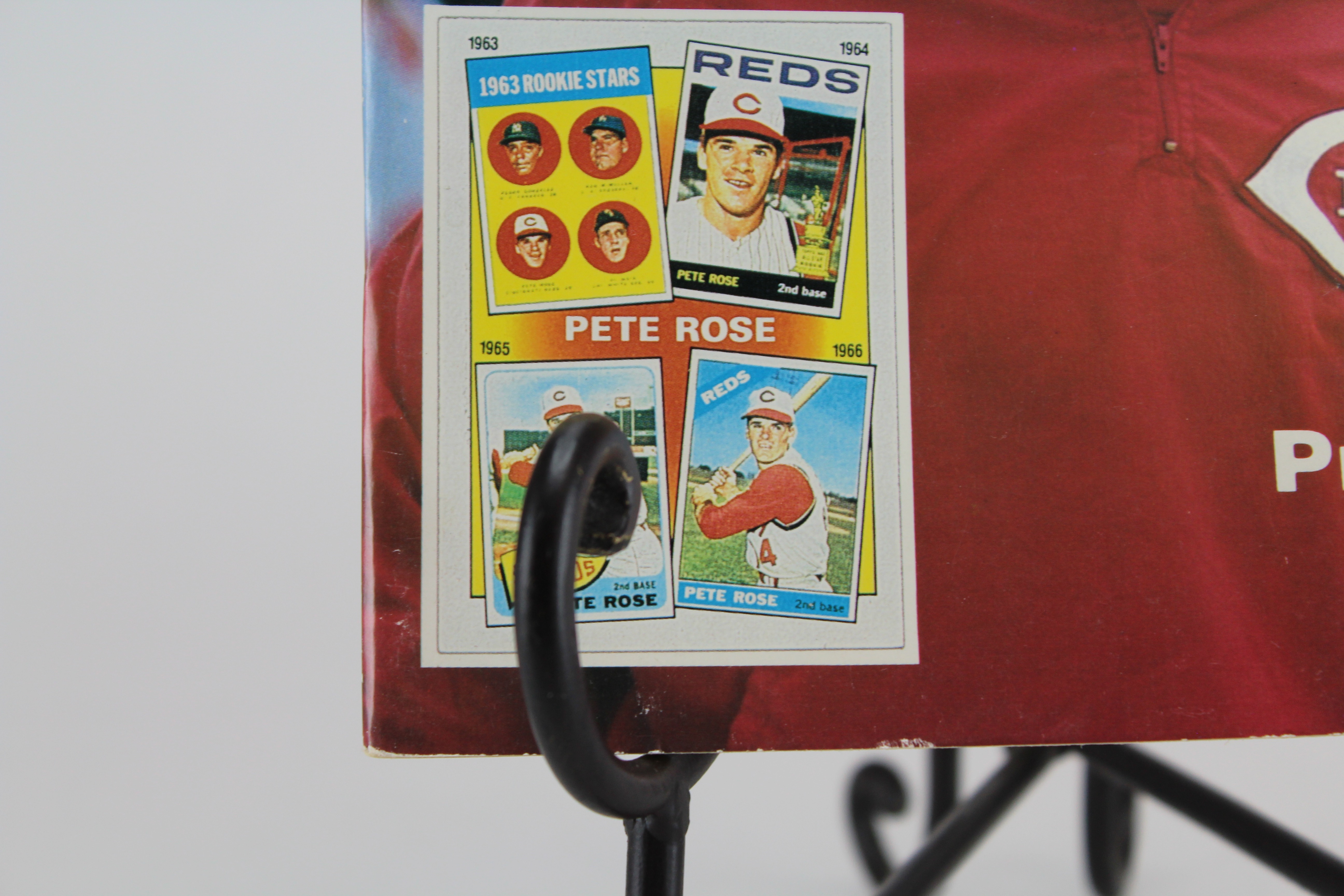 Beckett Magazine and Unopened Card Packs Featuring Pete Rose