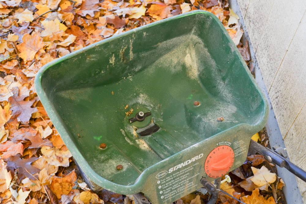 Scotts Lawn Broadcaster Spreader